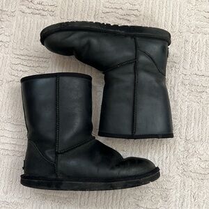 UGG Australia Women's Classic Short Boots, black leather, size 8